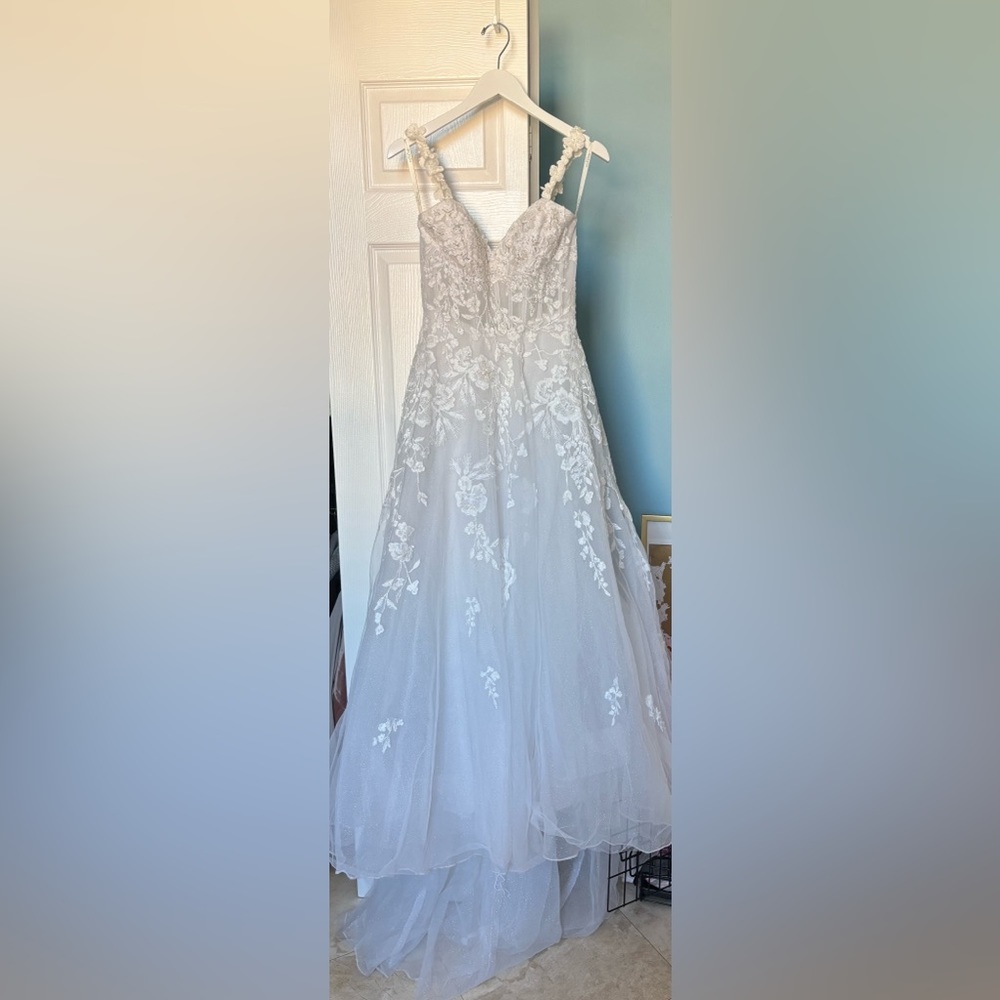 David’s Bridal - GALINA SIGNATURE - Floral tulle wedding dress - Size 2 - White